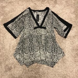 Rachel Zoe maternity flowy snakeskin print top NWT